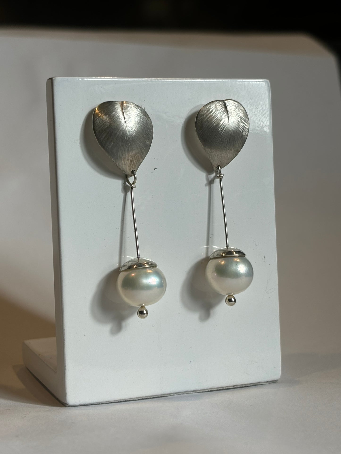 Pearl leave elegance