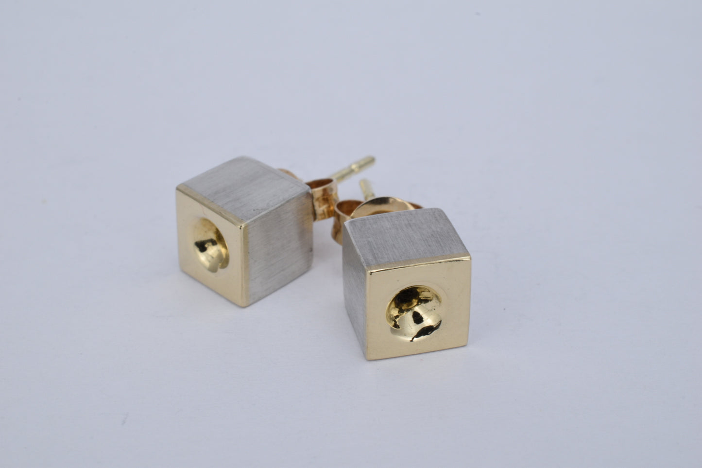 cube "echo"