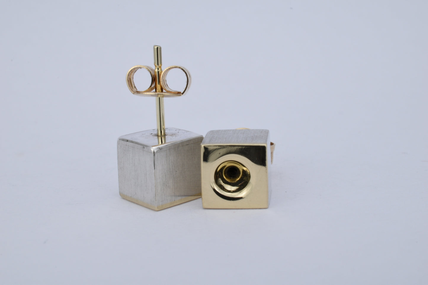 cube "echo"
